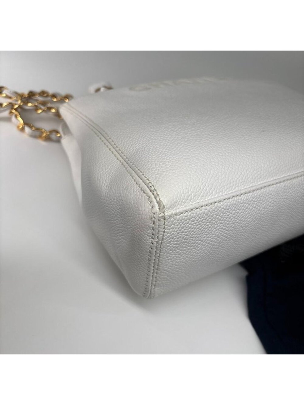 Chanel Logo Caviar Leather Chain Shoulder Bag Gold - Picture 6 of 13